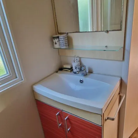 Kemping Mobil-home Avec Grande Terrasse *